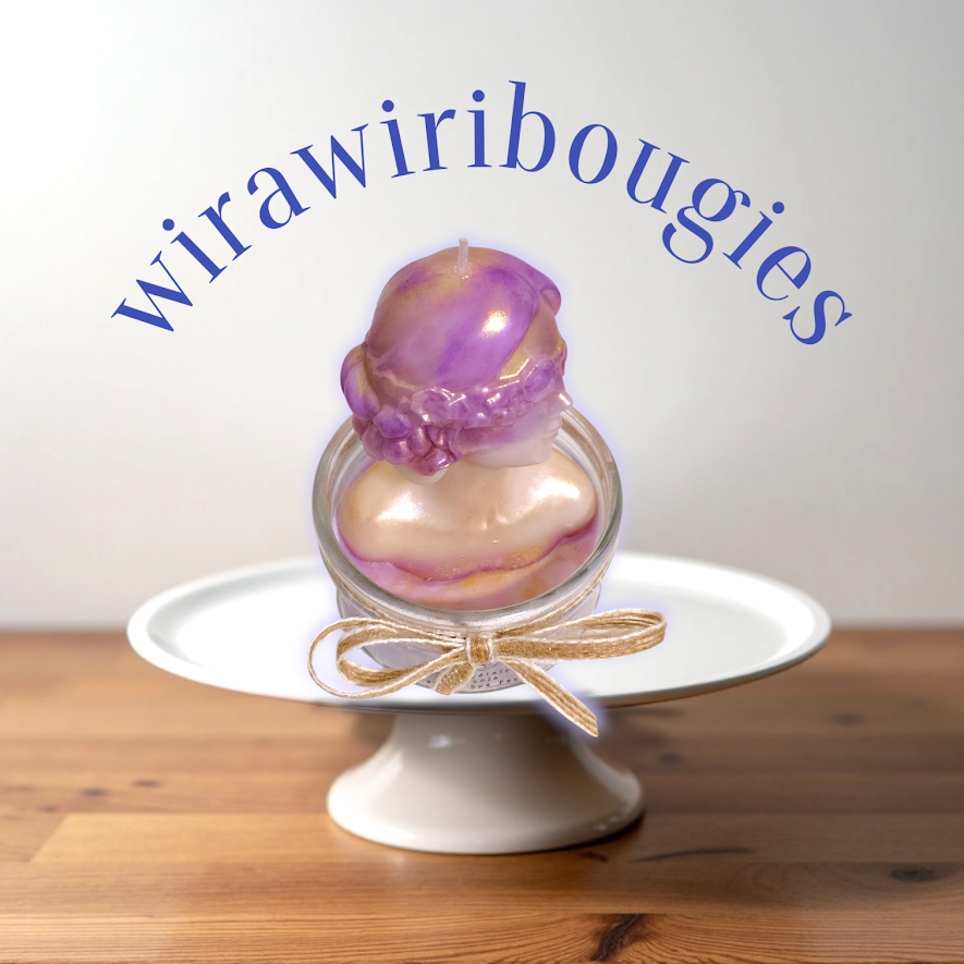 Woman Scented Candle in Container – Elegant Gift & Home