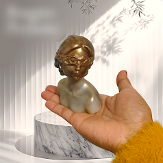 Handmade Cute Female Figure Candle – Scented Gift & Déco